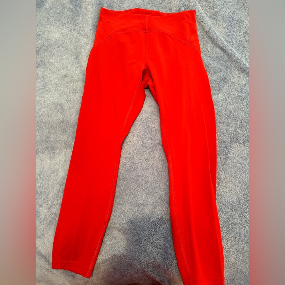 Lululemon Instill High-Rise Tight 25"
Dark Red